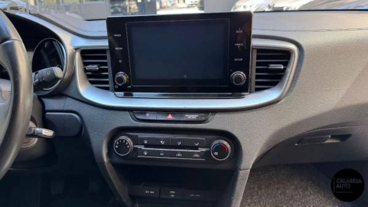 Kia XCeed usata a Reggio Calabria (17)