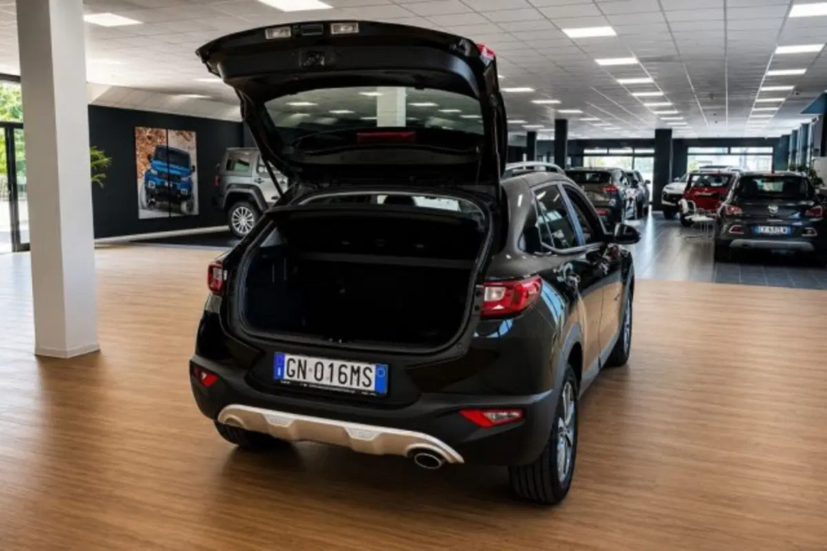 Kia Stonic usata a Latina (7)