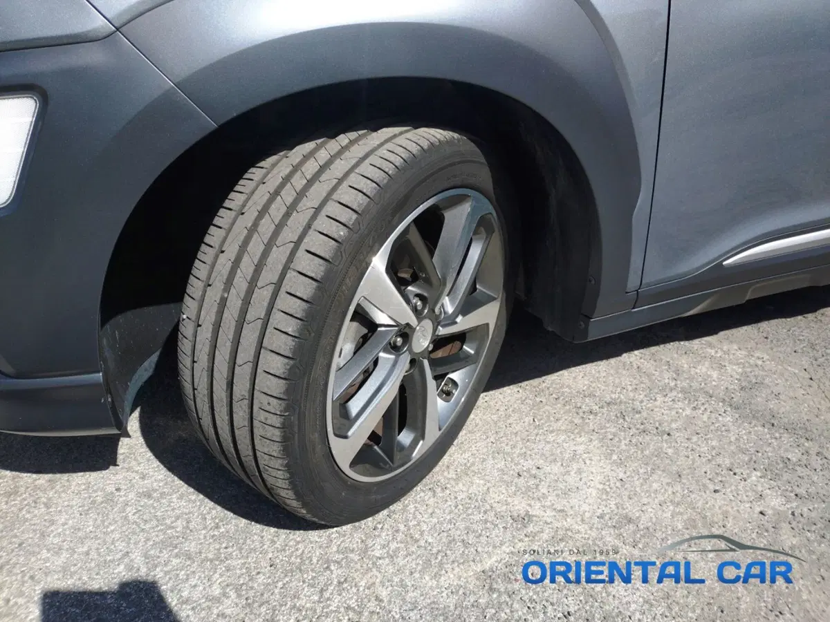 Hyundai Kona usata a La Spezia (10)