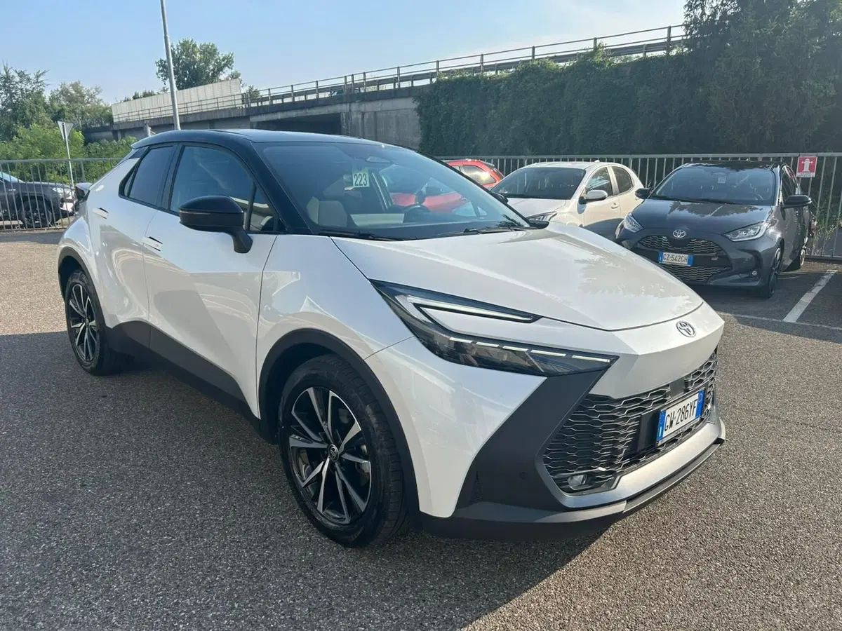 Toyota Toyota C-HR usata a Piacenza (7)