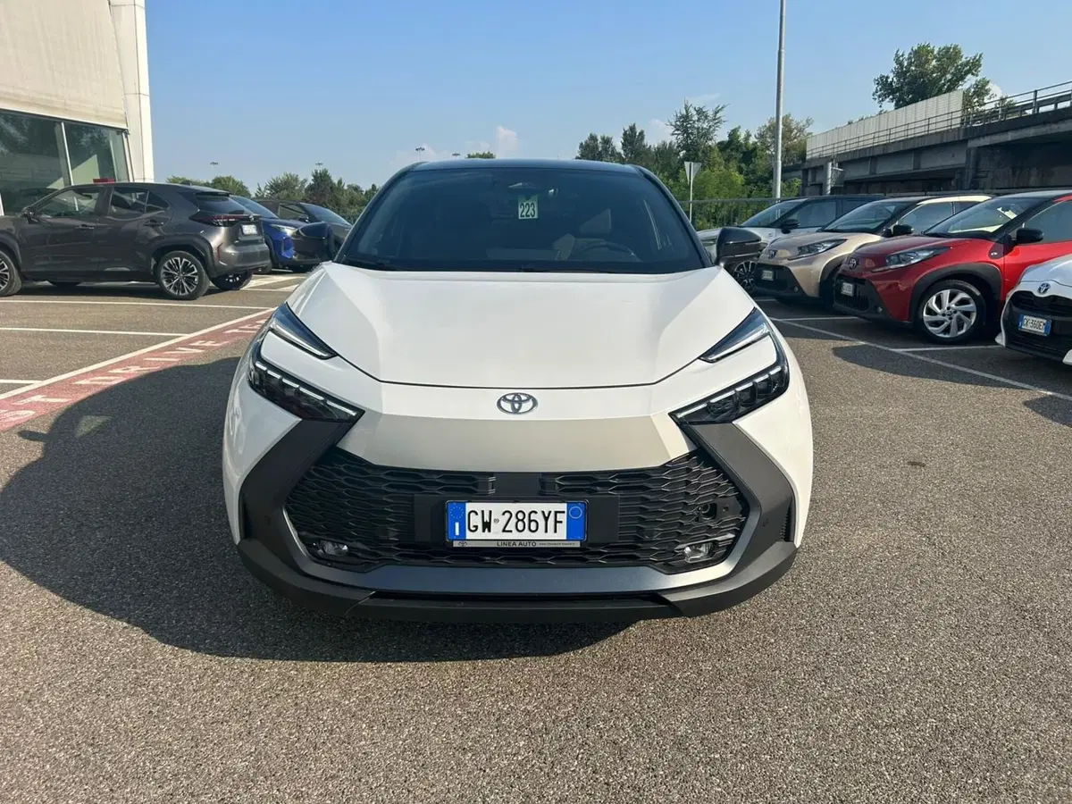 Toyota Toyota C-HR usata a Piacenza (8)