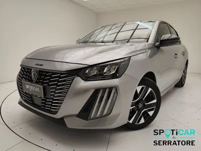 Peugeot 208 PureTech 100 Stop&amp;Start 5 porte Allure del 2025 usata a Erba