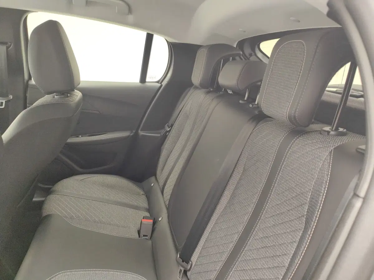 Peugeot 208 usata a Como (12)
