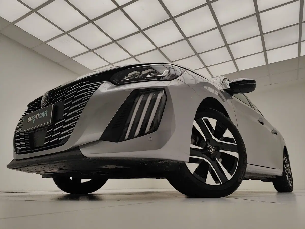 Peugeot 208 usata a Como (13)