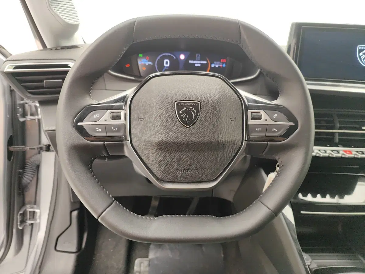 Peugeot 208 usata a Como (15)