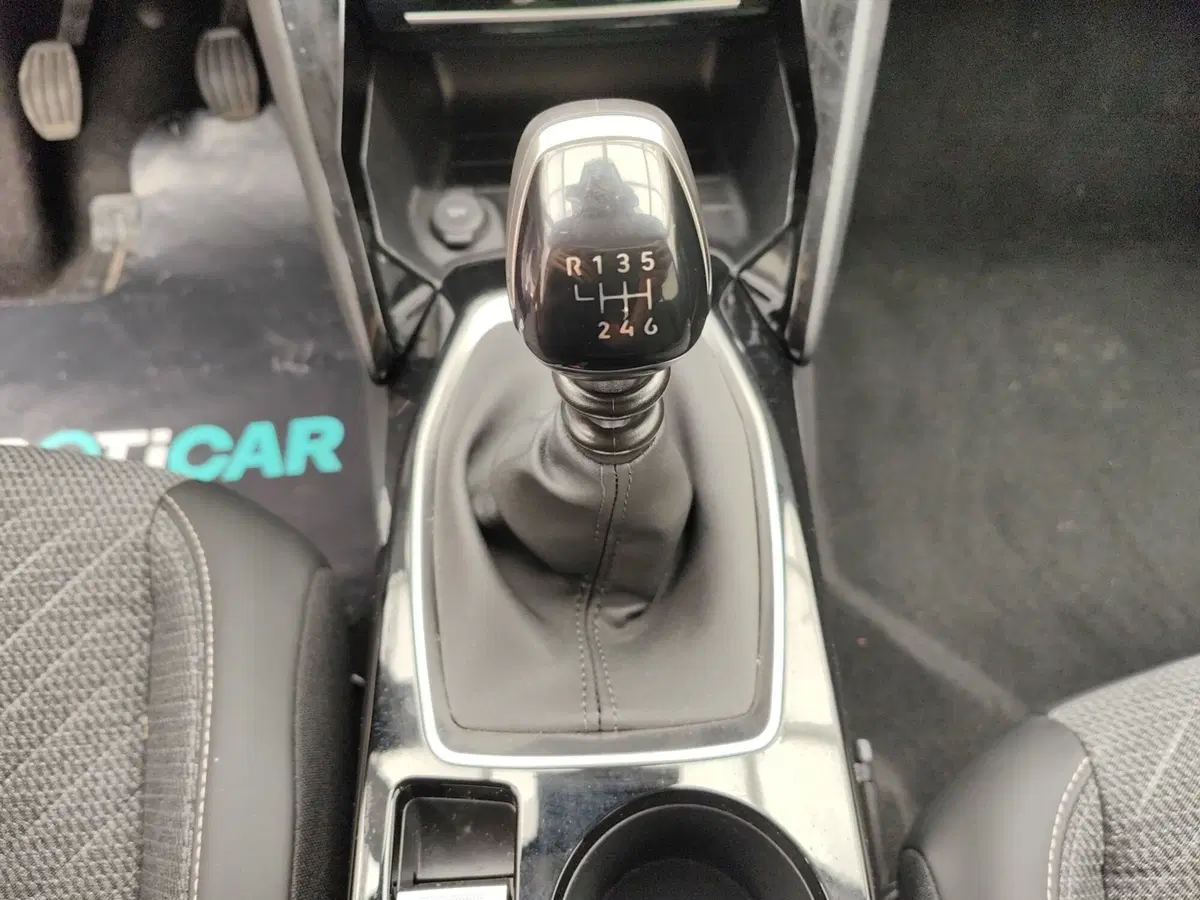 Peugeot 208 usata a Como (16)