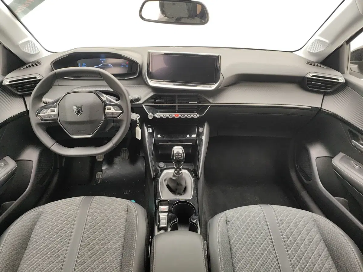 Peugeot 208 usata a Como (6)