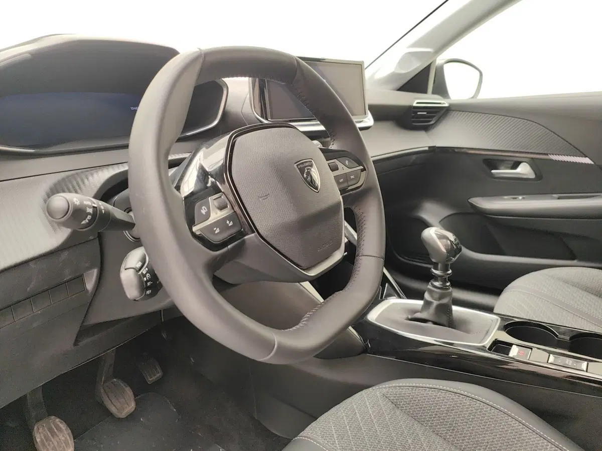 Peugeot 208 usata a Como (8)