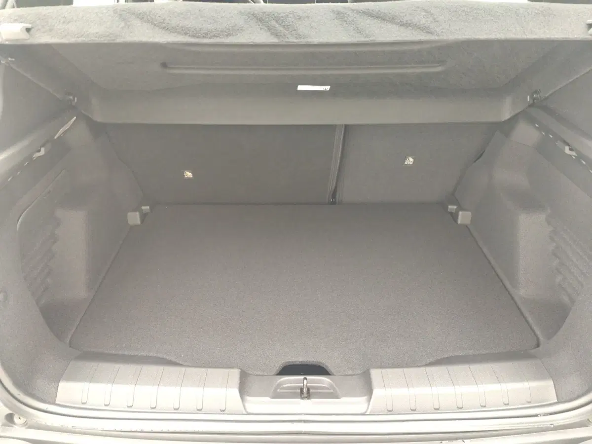 Jeep Avenger nuova a Como (18)