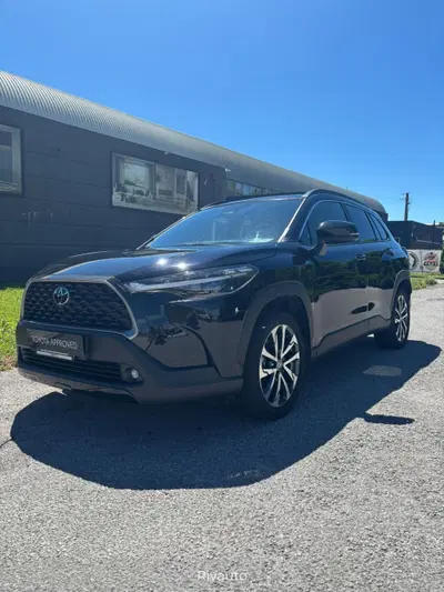 Toyota Corolla Cross Hybrid 2.0h Lounge 2wd 197cv e-cvt del 2025 usata a Erba