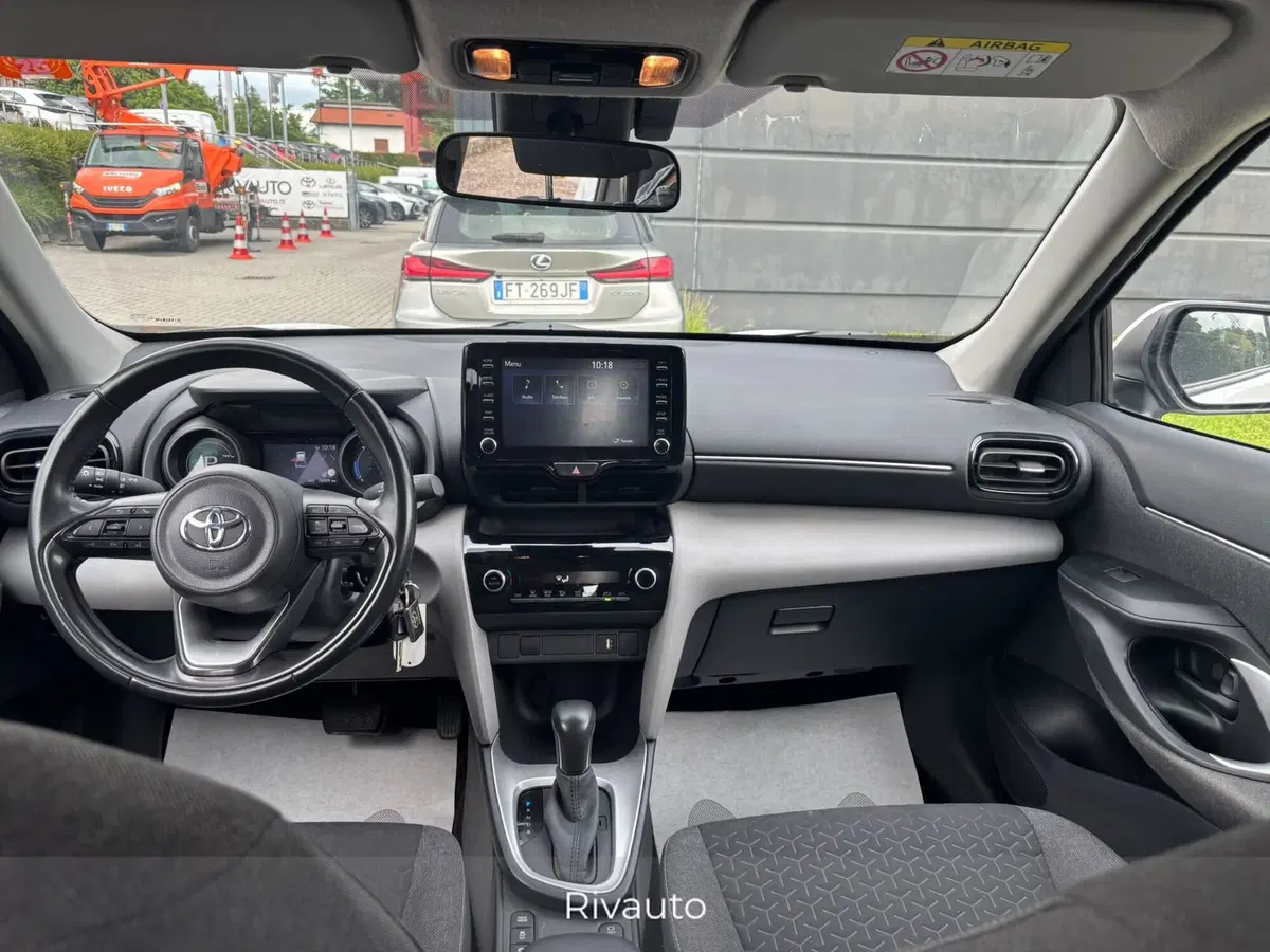 Toyota Yaris Cross usata a Como (5)
