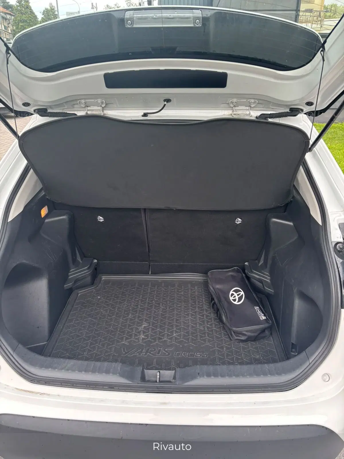 Toyota Yaris Cross usata a Como (9)