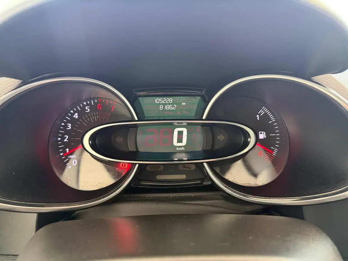 Renault Clio usata a Napoli (12)