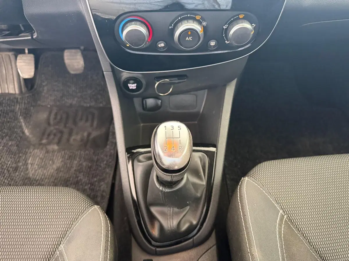 Renault Clio usata a Napoli (15)