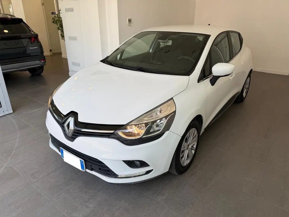 Renault Clio usata a Napoli (2)