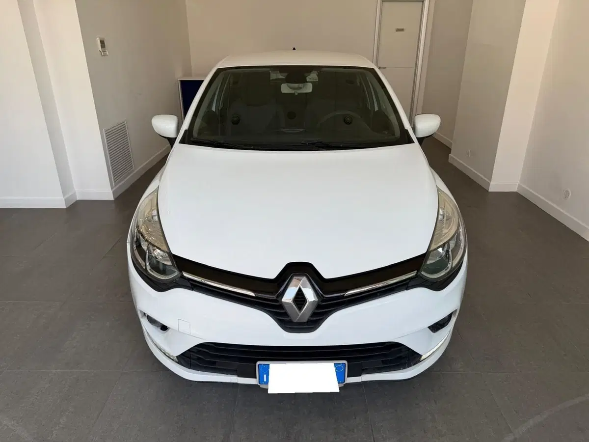 Renault Clio usata a Napoli (3)