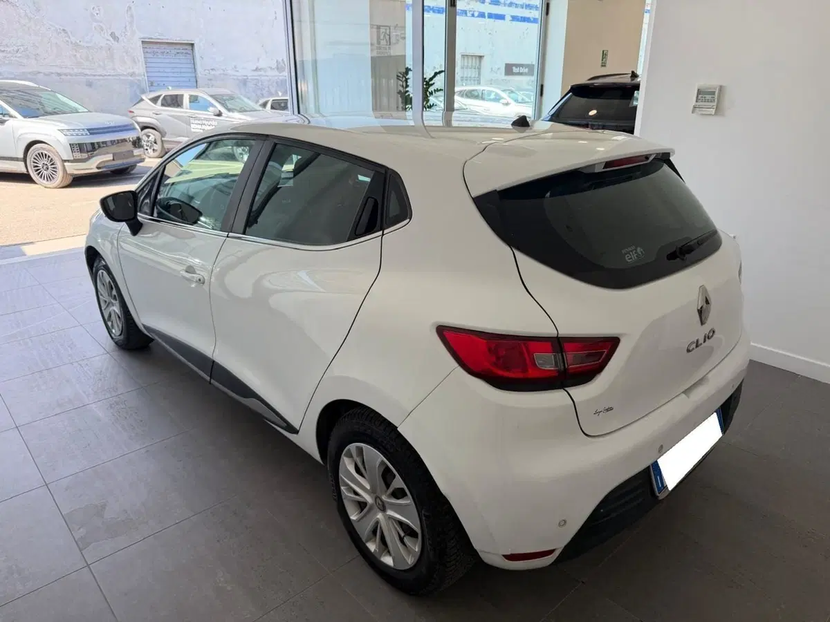 Renault Clio usata a Napoli (4)