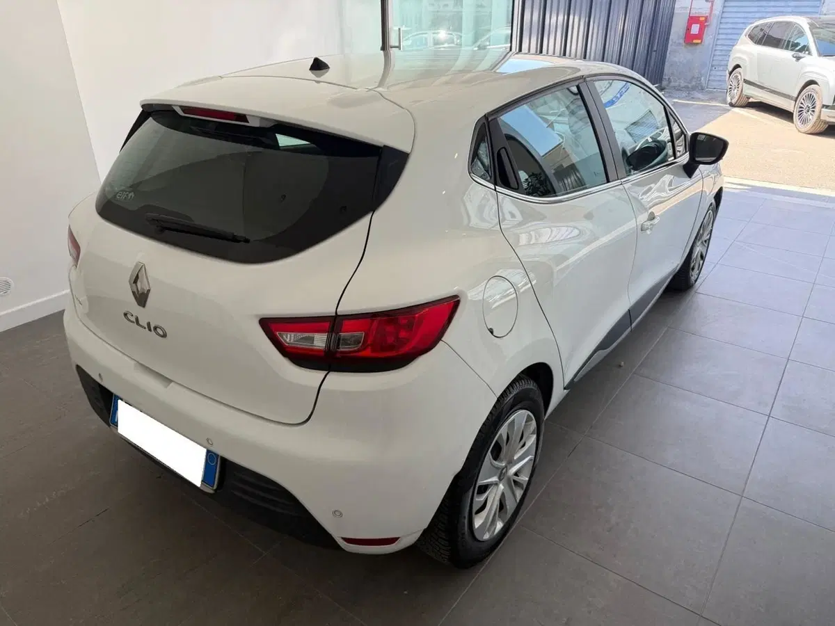 Renault Clio usata a Napoli (5)
