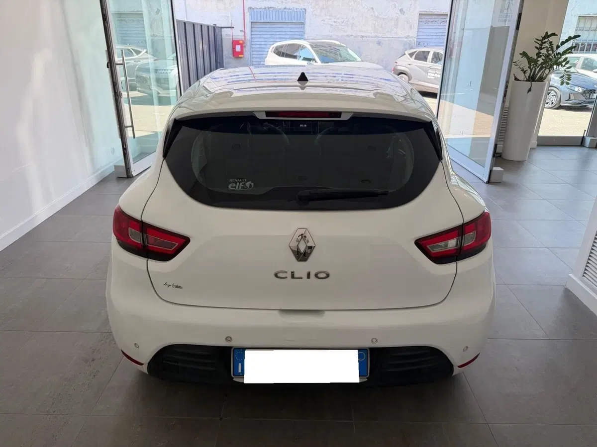 Renault Clio usata a Napoli (6)
