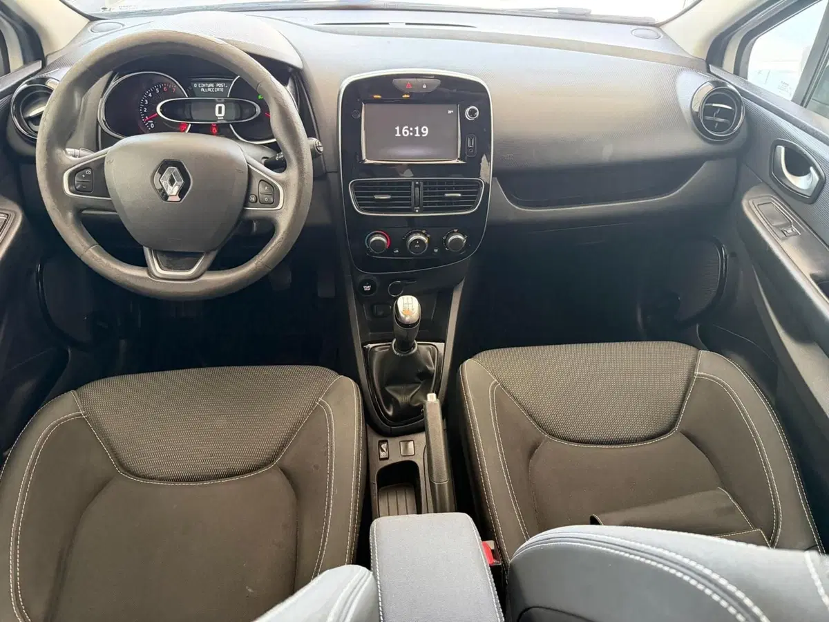 Renault Clio usata a Napoli (9)