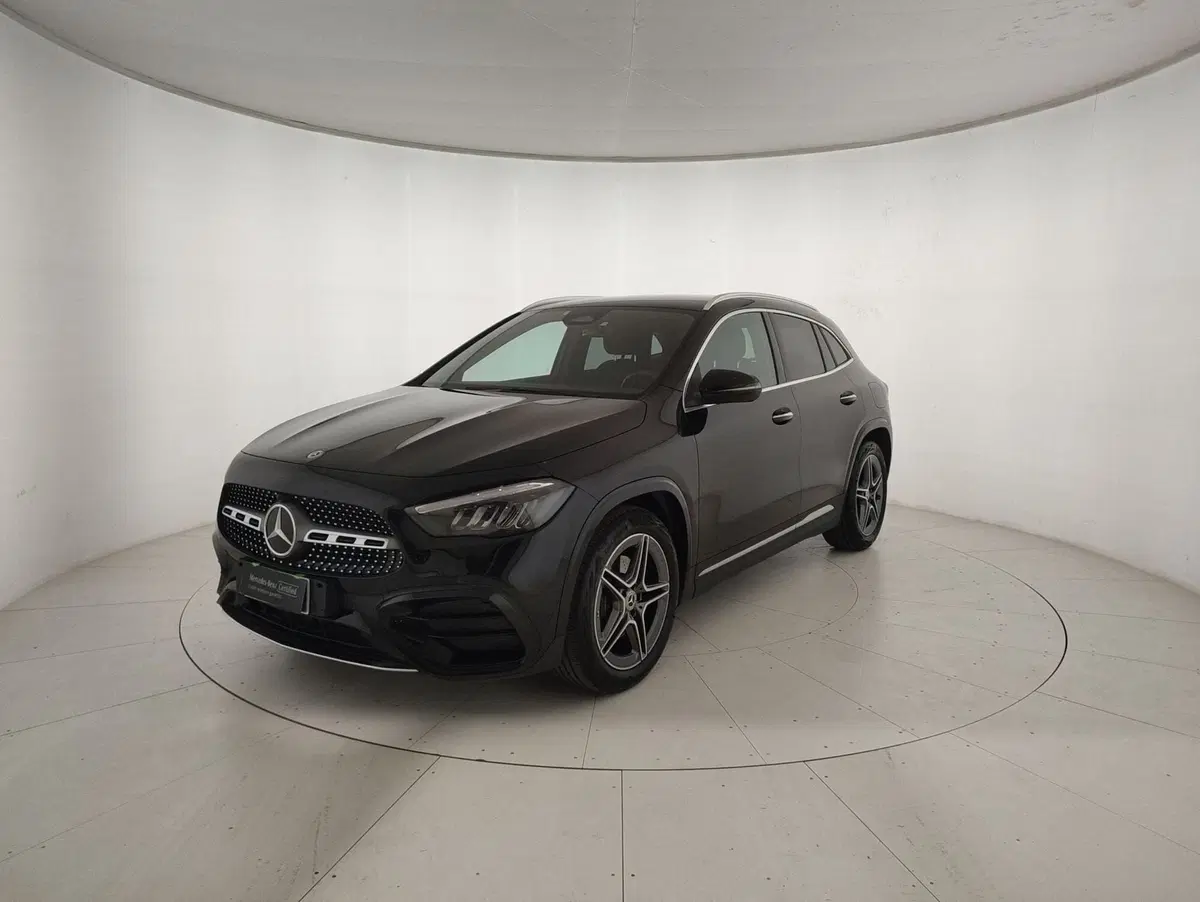 Mercedes-Benz GLA SUV usata a Genova