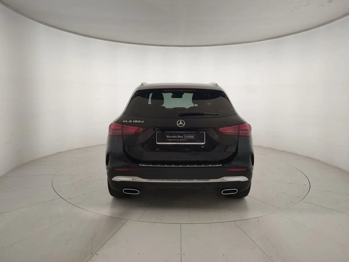 Mercedes-Benz GLA SUV usata a Genova (3)