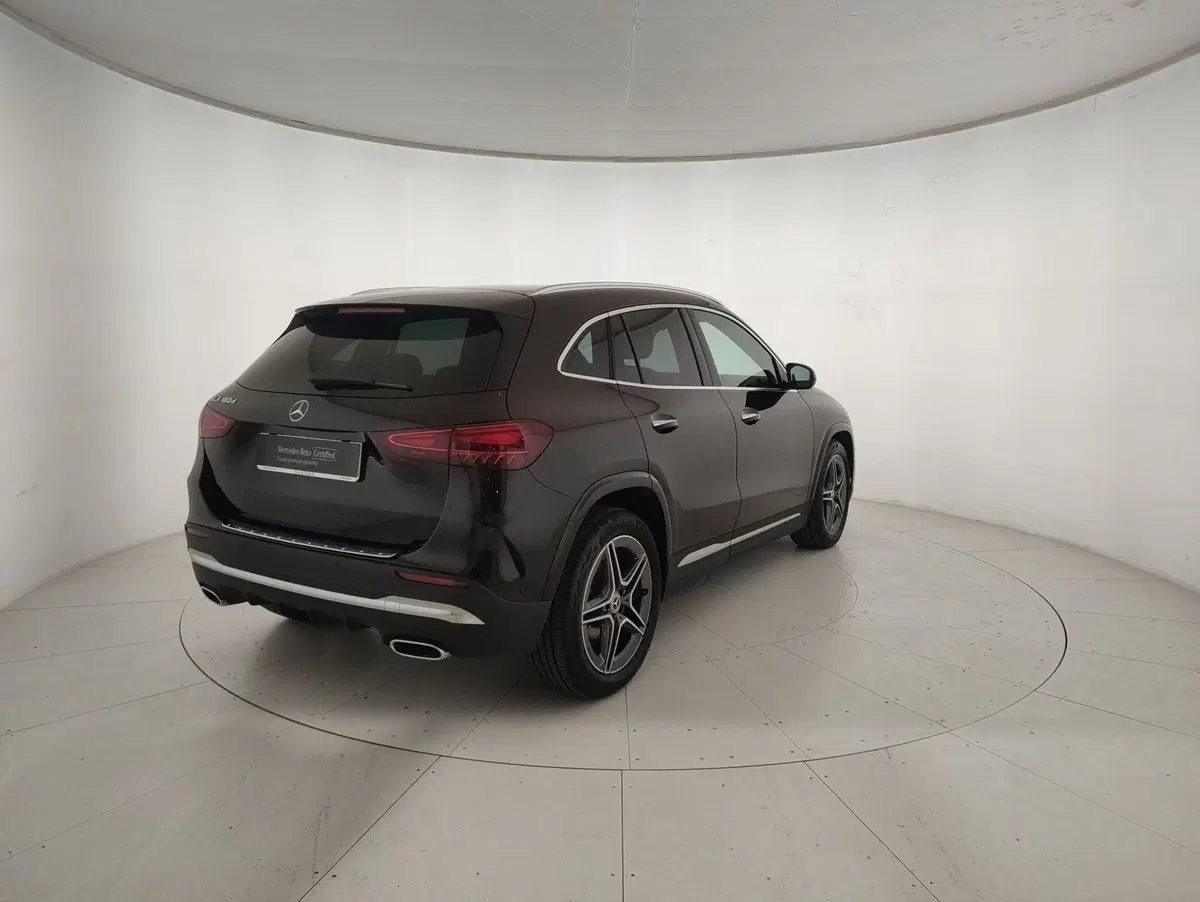 Mercedes-Benz GLA SUV usata a Genova (4)