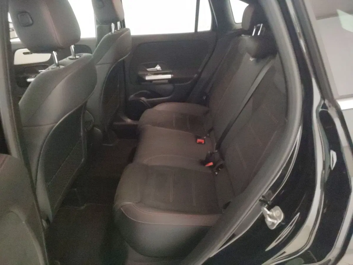 Mercedes-Benz GLA SUV usata a Genova (7)