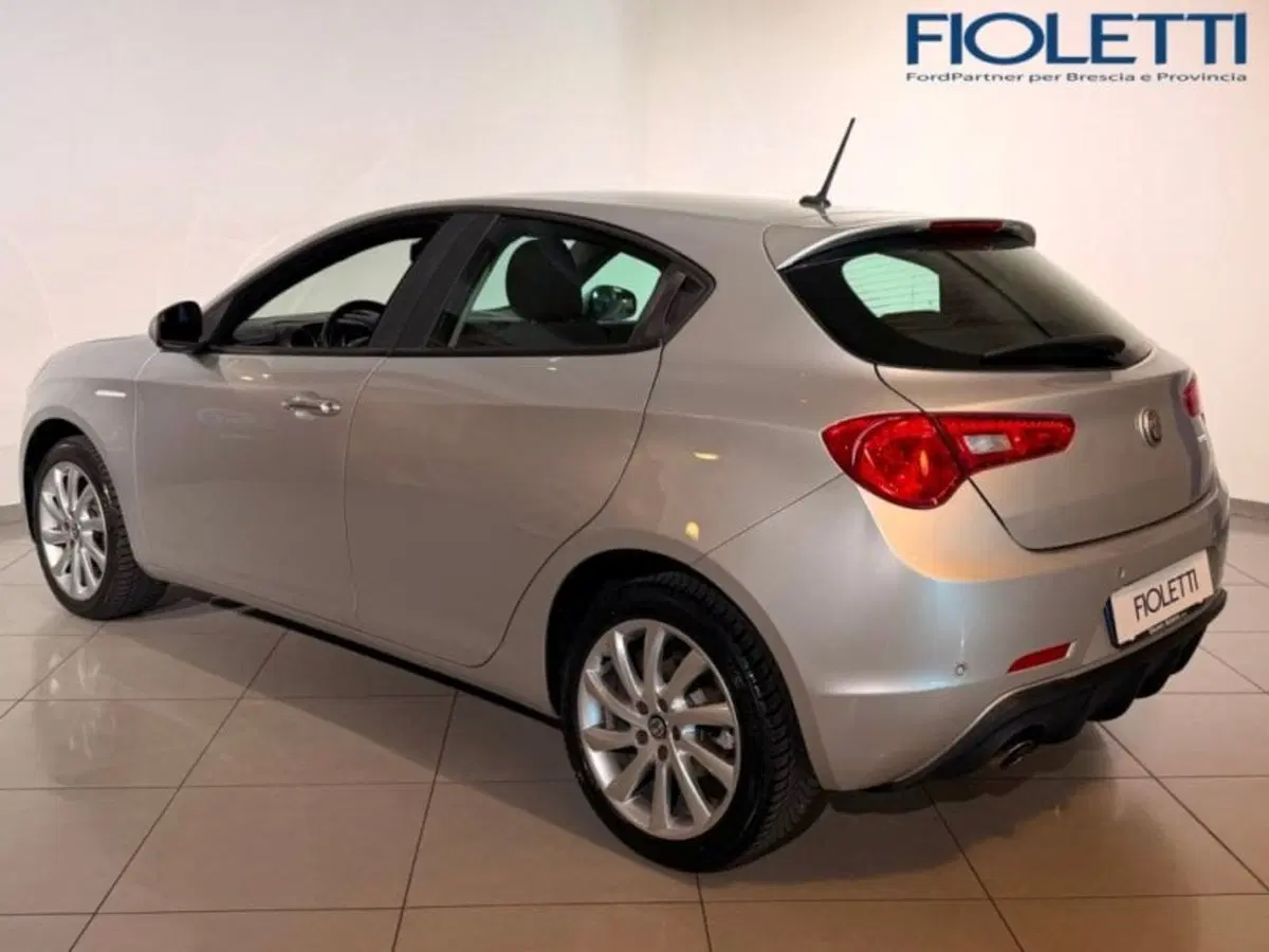 Alfa Romeo Giulietta usata a Brescia (2)
