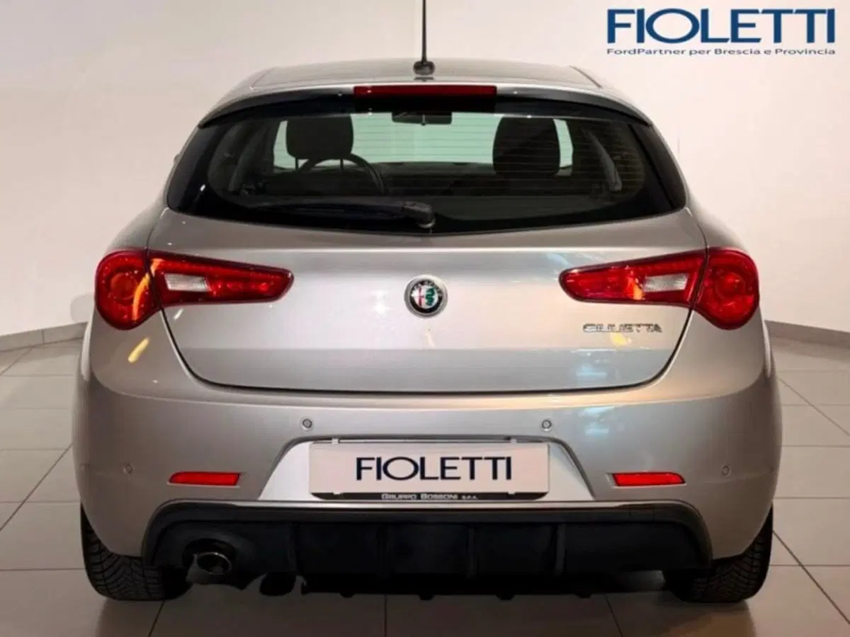 Alfa Romeo Giulietta usata a Brescia (5)