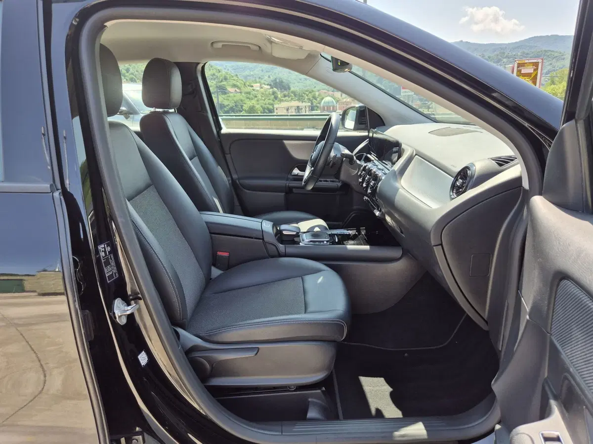 Mercedes-Benz GLA SUV usata  (9)