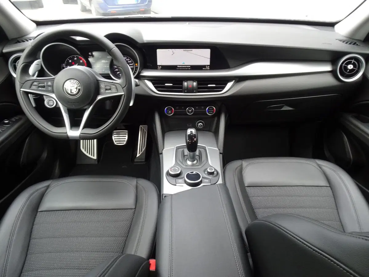 Alfa Romeo Stelvio usata a Treviso (11)