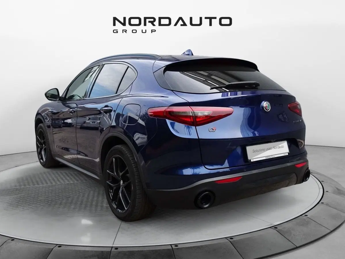 Alfa Romeo Stelvio usata a Treviso (3)