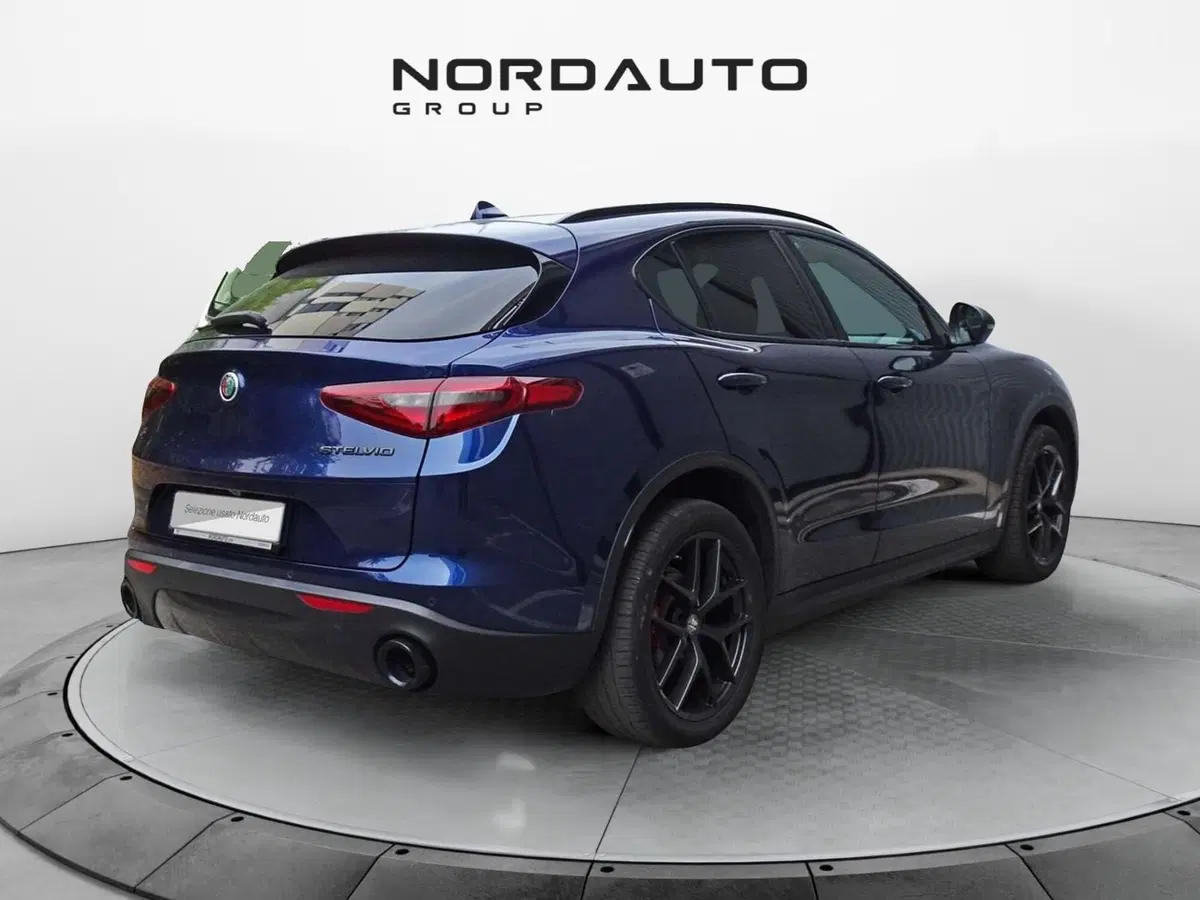 Alfa Romeo Stelvio usata a Treviso (4)