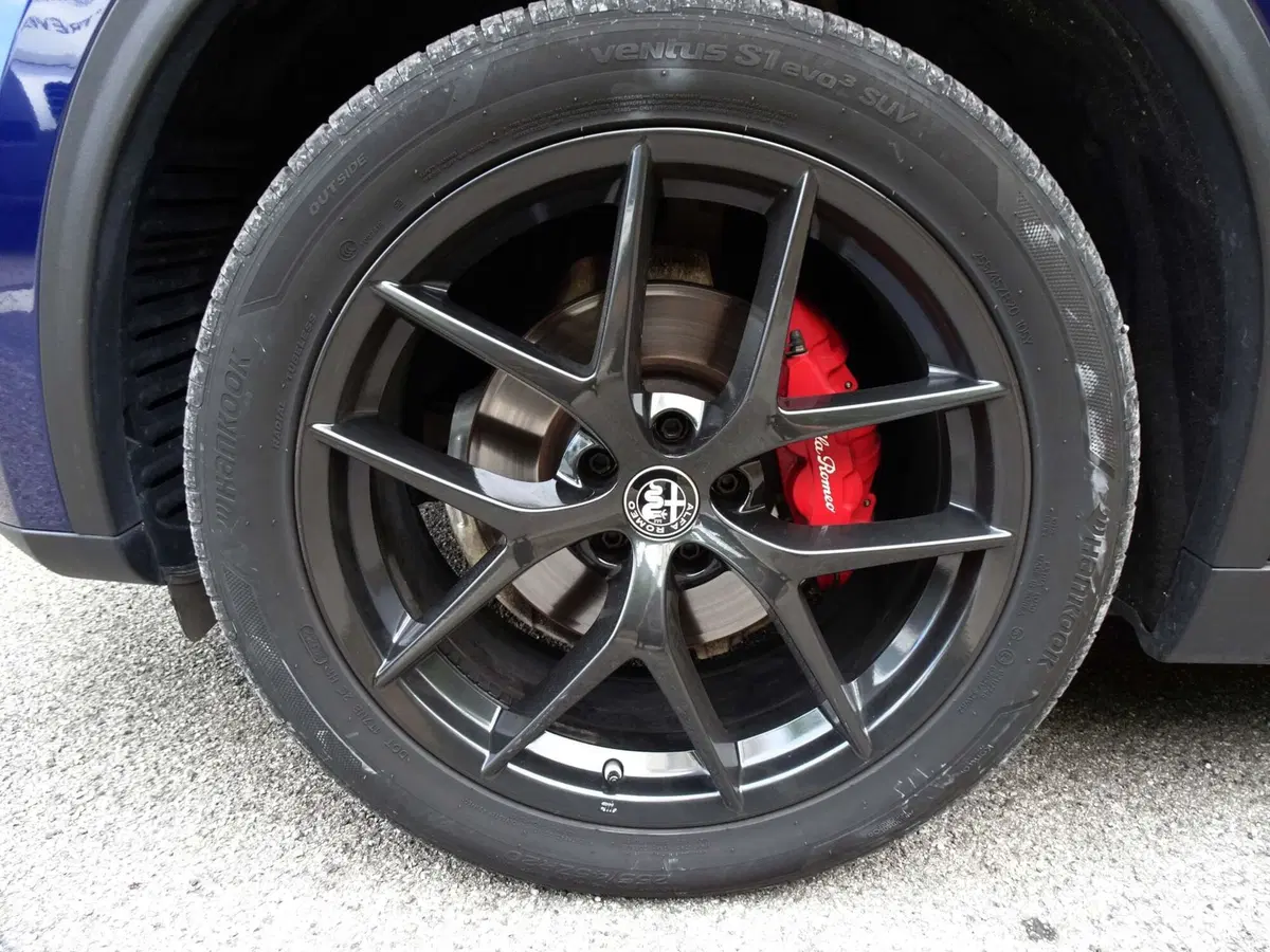Alfa Romeo Stelvio usata a Treviso (6)