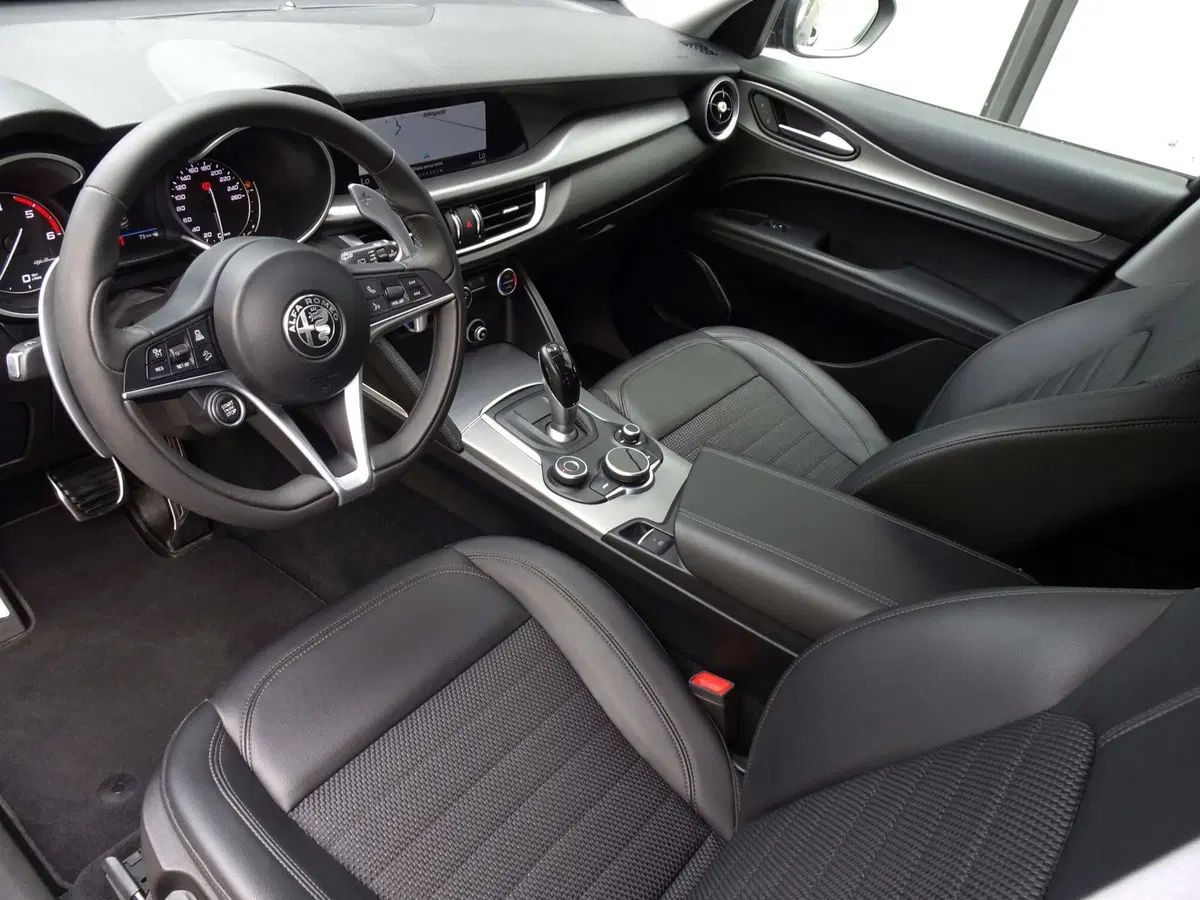 Alfa Romeo Stelvio usata a Treviso (7)