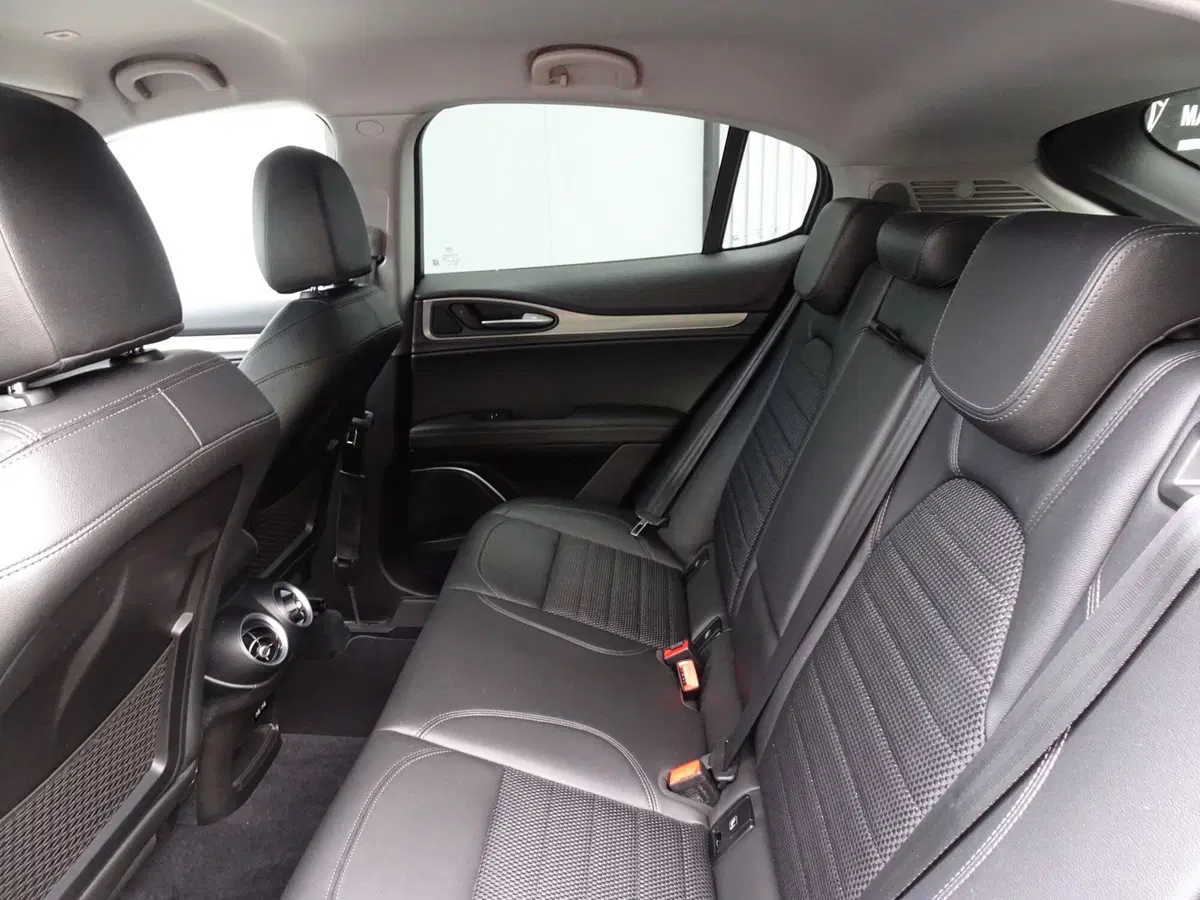 Alfa Romeo Stelvio usata a Treviso (9)