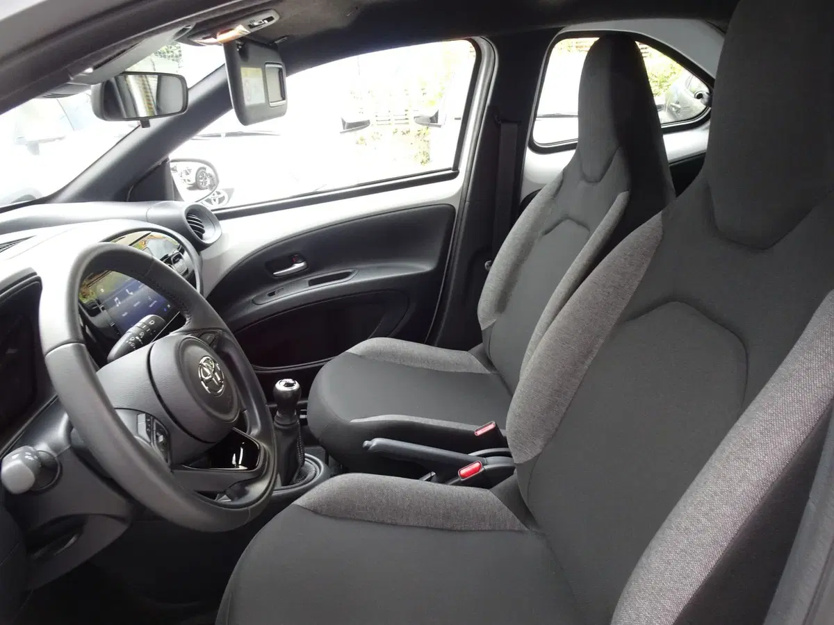 Toyota Aygo X usata a Treviso (7)
