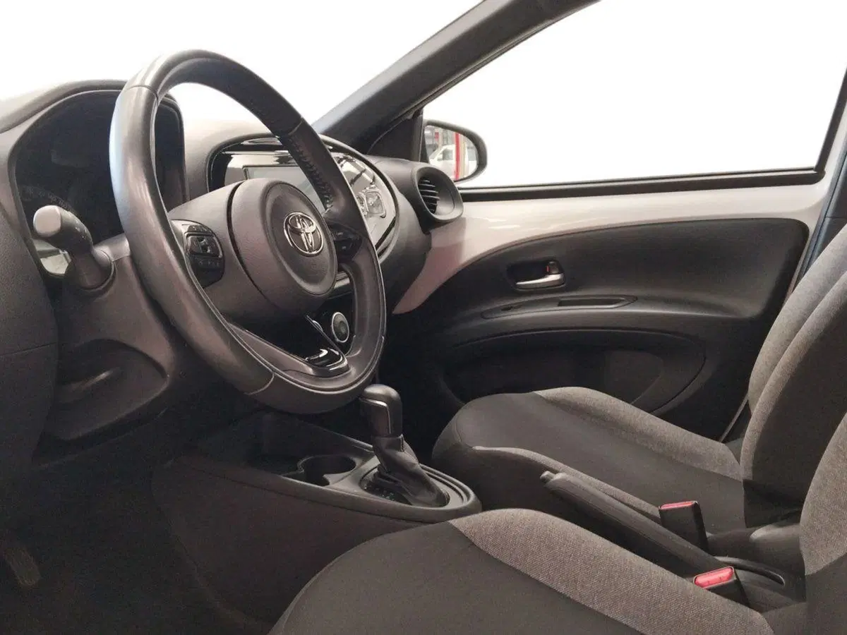 Toyota Aygo X usata a Roma (6)