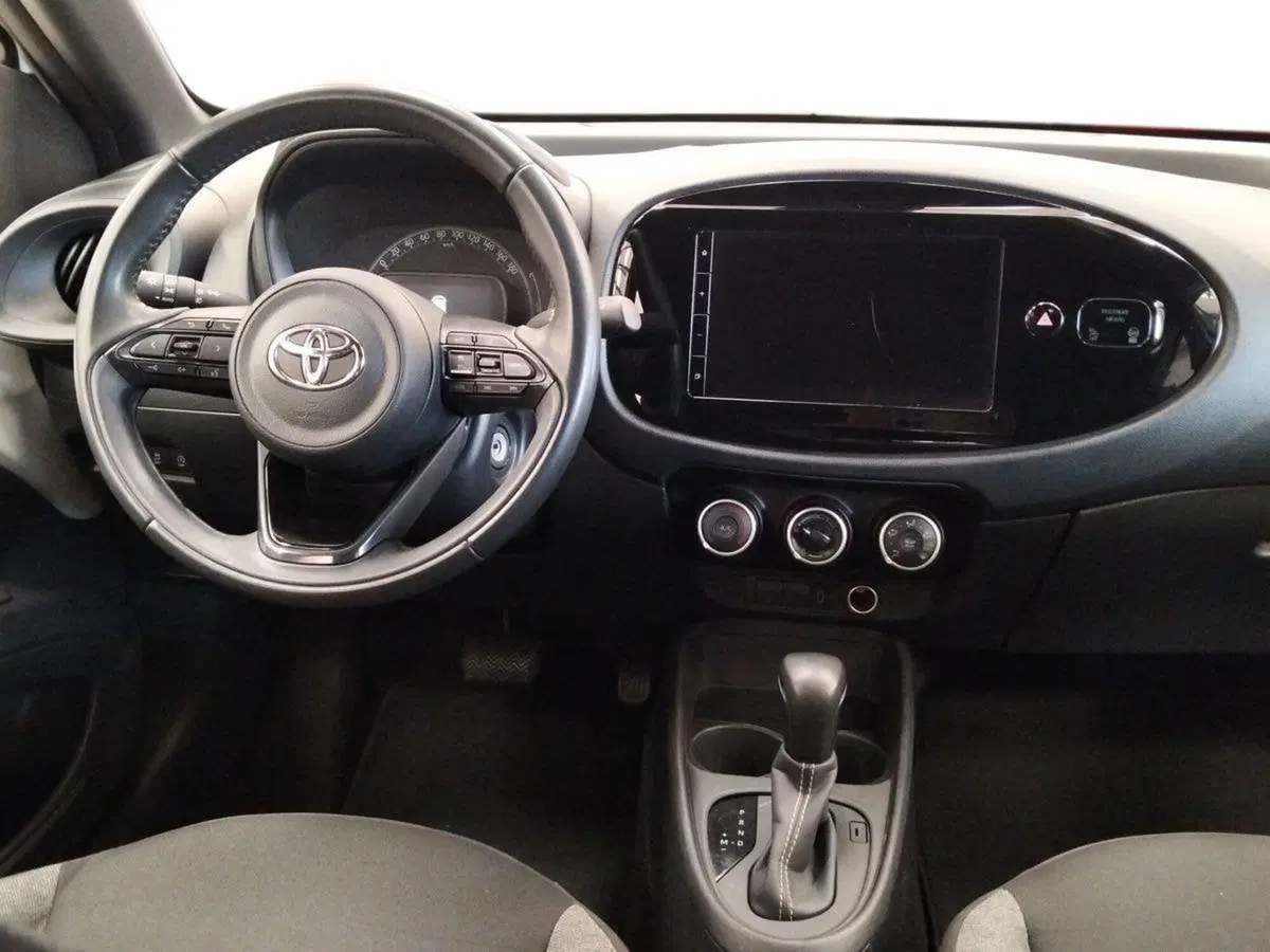 Toyota Aygo X usata a Roma (7)