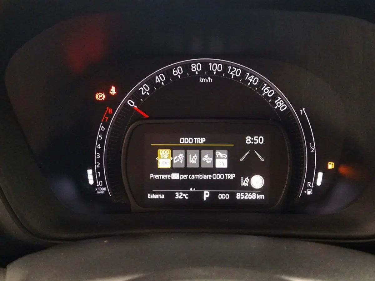 Toyota Aygo X usata a Roma (8)