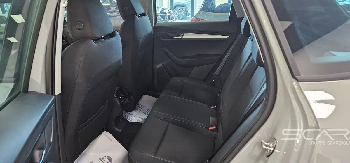 Skoda Karoq nuova a Livorno (19)