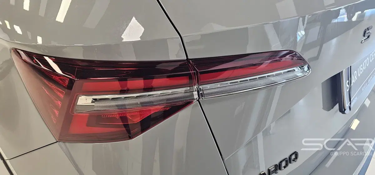 Skoda Karoq nuova a Livorno (20)