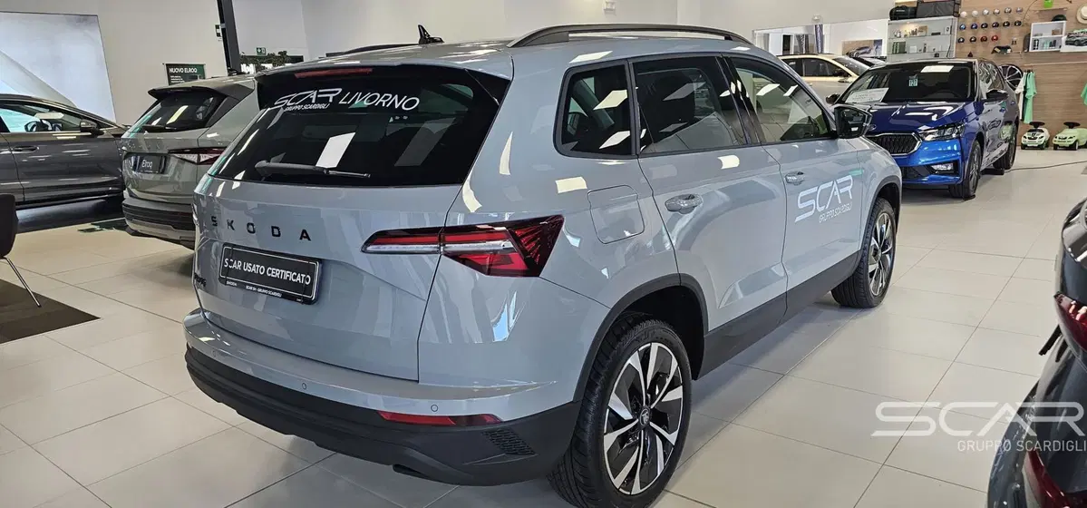 Skoda Karoq nuova a Livorno (4)