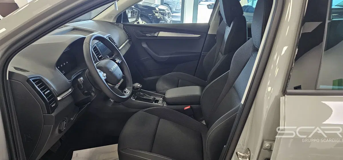 Skoda Karoq nuova a Livorno (9)