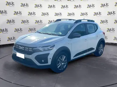 Dacia Sandero Stepway 1.0 tce Extreme Eco-g 100cv del 2023 usata a Imola