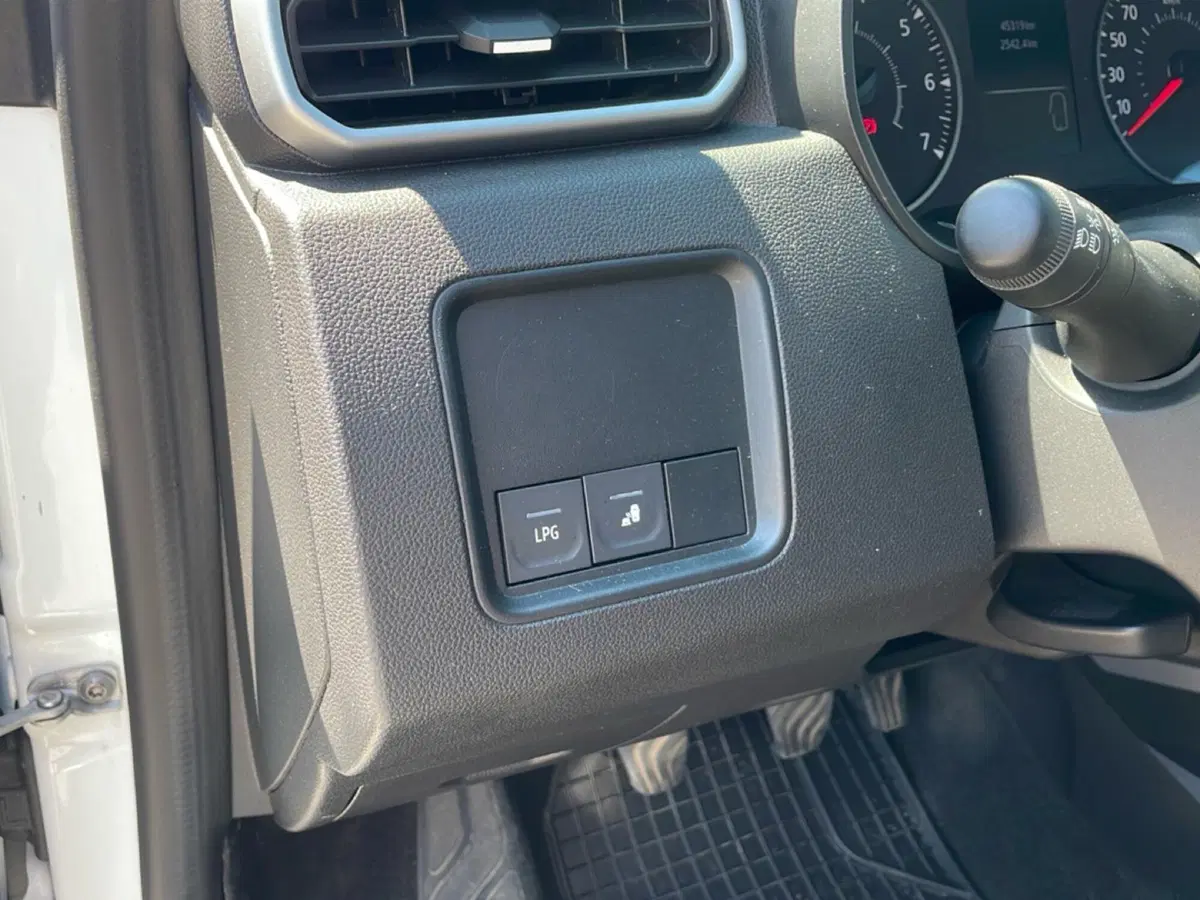 Dacia Duster usata a Bologna (19)