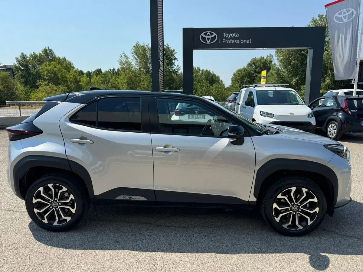 Toyota Yaris Cross usata a Modena (5)