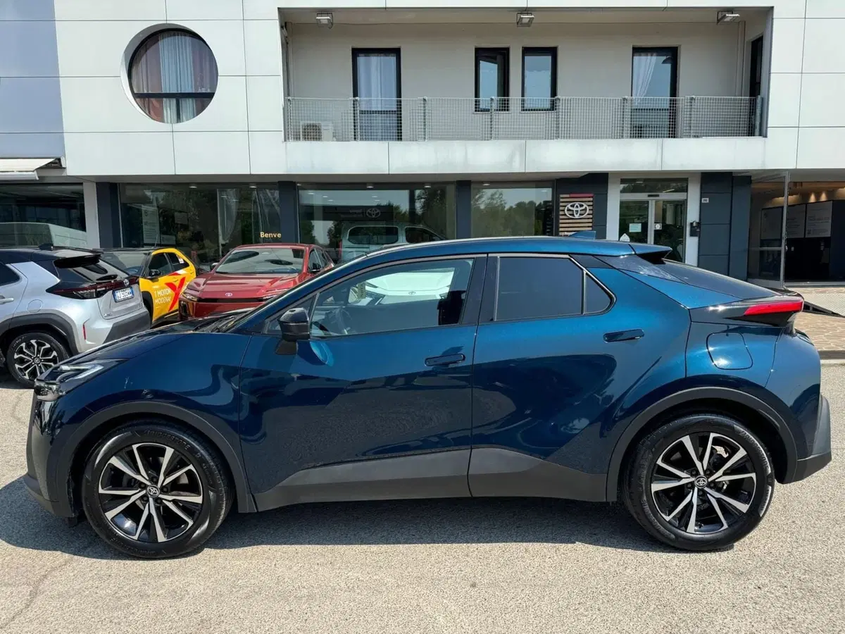 Toyota Toyota C-HR usata a Modena (9)