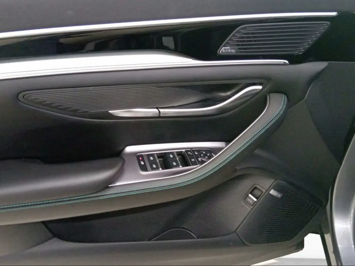 Byd Seal U DM-i usata a Siena (17)